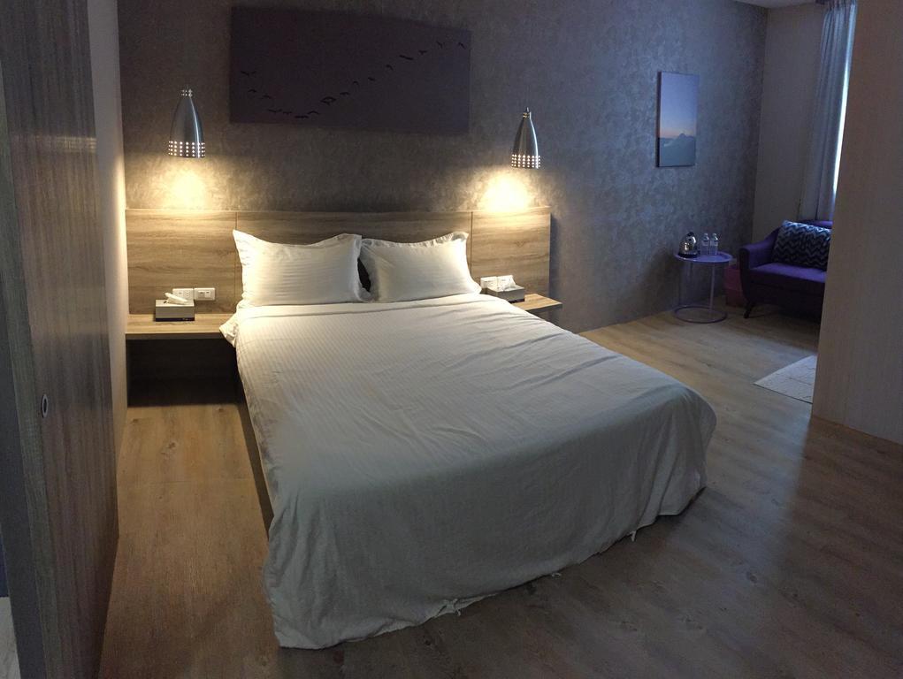 Cozy Cozy Hostel Tainan Zewnętrze zdjęcie
